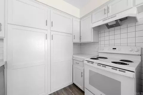 Kitchen - 471 Fourth Ave #B, Chula Vista, CA 91910 photo 2 of 2