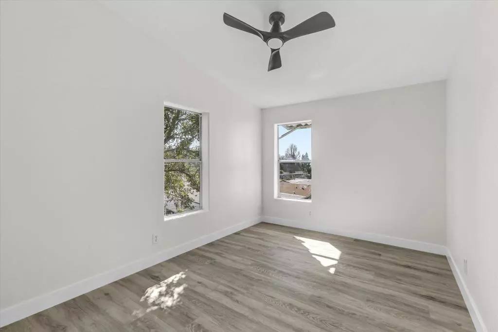 Fully Remodeled 4BR/2BA in Rancho Valley - Space 93 - Photo 14