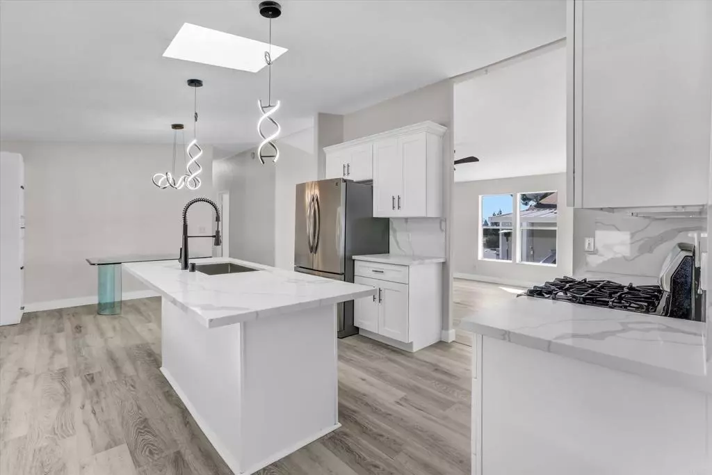 Fully Remodeled 4BR/2BA in Rancho Valley - Space 93 - Photo 5