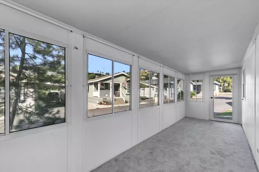 Fully Remodeled 4BR/2BA in Rancho Valley - Space 93 - Photo 12