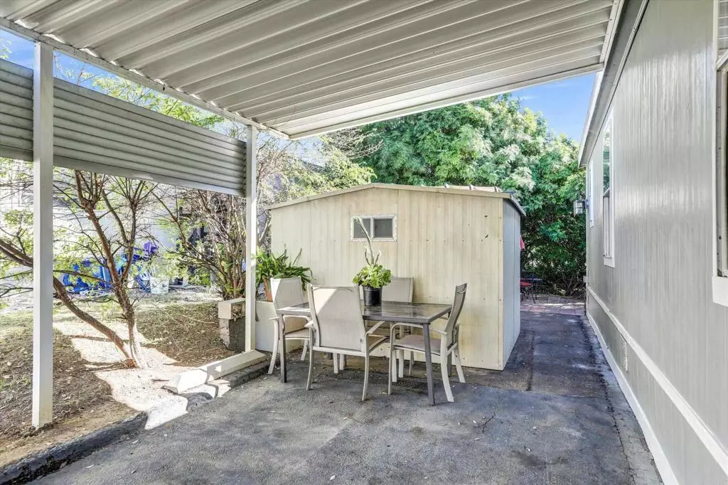 Fully Remodeled 4BR/2BA in Rancho Valley - Space 93 - Photo 22