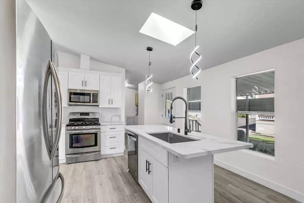 Fully Remodeled 4BR/2BA in Rancho Valley - Space 93 - Photo 7