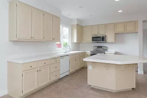 Kitchen - 44006 Terraza Ct, Temecula, CA 92592 photo 4 of 4