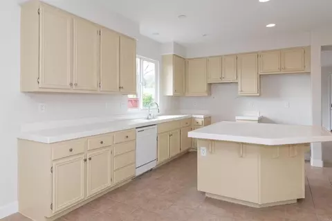 Kitchen - 44006 Terraza Ct, Temecula, CA 92592 photo 1 of 4