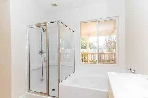 Bath - 44006 Terraza Ct, Temecula, CA 92592 photo 3 of 5