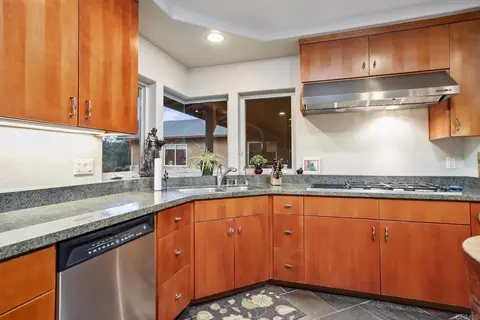 Kitchen - 21916 Japatul Ln, Alpine, CA 91901 photo 4 of 6