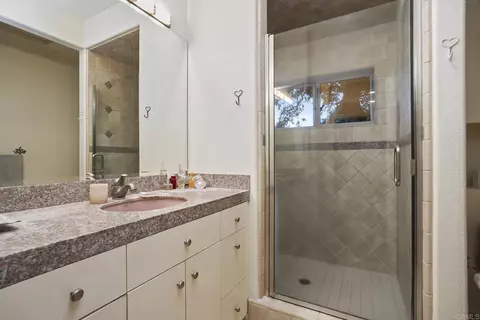 Bath - 21916 Japatul Ln, Alpine, CA 91901 photo 1 of 2