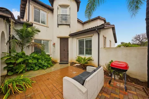 332 Monument Pkwy, Perris, CA 92570