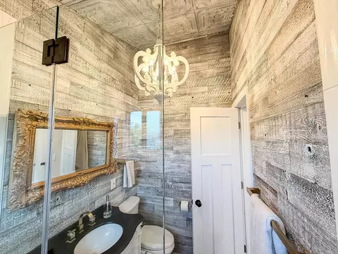 Bath - 751 S Grade Rd, Alpine, CA 91901 photo 4 of 6