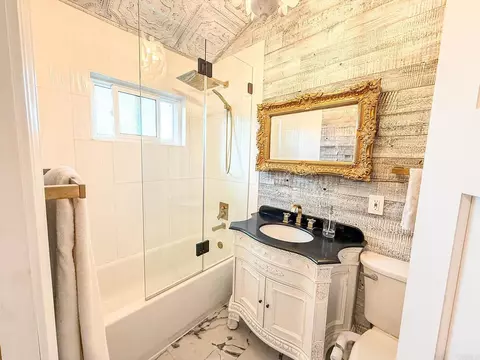 Bath - 751 S Grade Rd, Alpine, CA 91901 photo 3 of 6