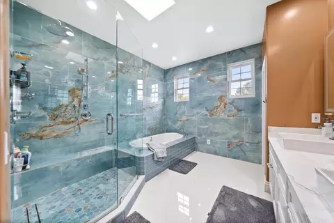 Bath - 10820 Dutton Dr, La Mesa, CA 91941 photo 4 of 4