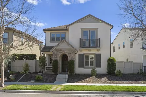 21557 Trail Ridge Dr, Escondido, CA 92029