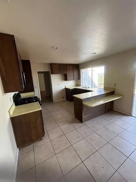 15170 Kingsway Dr, Lake Elsinore, CA 92530