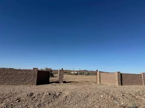 2667 Rio Hacienda Way, Palo Verde, CA 92266