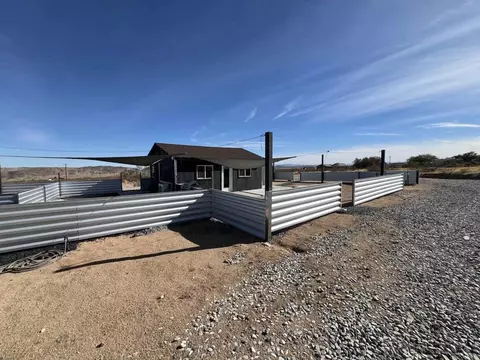Exterior - 2774 Kickapoo Trl, Landers, CA 92285 photo 26 of 33