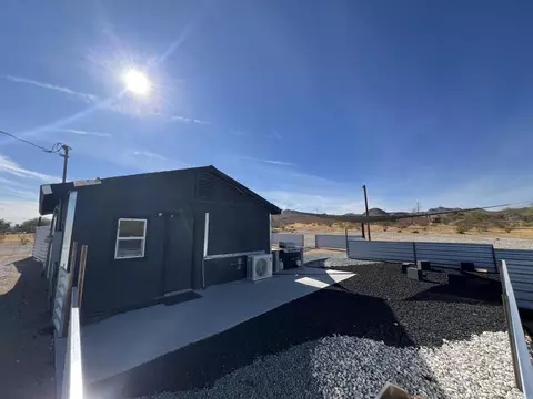 Exterior - 2774 Kickapoo Trl, Landers, CA 92285 photo 16 of 33