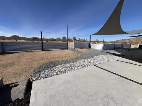 Exterior - 2774 Kickapoo Trl, Landers, CA 92285 photo 2 of 33