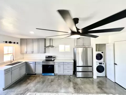 Kitchen - 2774 Kickapoo Trl, Landers, CA 92285 photo 5 of 6