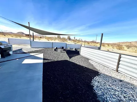 Exterior - 2774 Kickapoo Trl, Landers, CA 92285 photo 7 of 33
