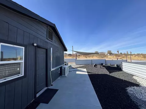 Exterior - 2774 Kickapoo Trl, Landers, CA 92285 photo 13 of 33