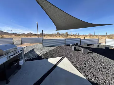 Exterior - 2774 Kickapoo Trl, Landers, CA 92285 photo 6 of 33