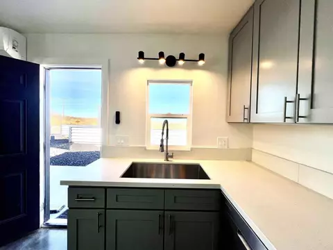Kitchen - 2774 Kickapoo Trl, Landers, CA 92285 photo 3 of 6