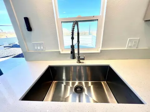 Kitchen - 2774 Kickapoo Trl, Landers, CA 92285 photo 2 of 6