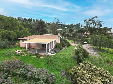 9148 Ivy Ln, Spring Valley, CA 91977