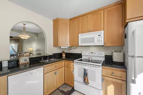 Kitchen - 10158 Carefree Dr, Santee, CA 92071 photo 3 of 5
