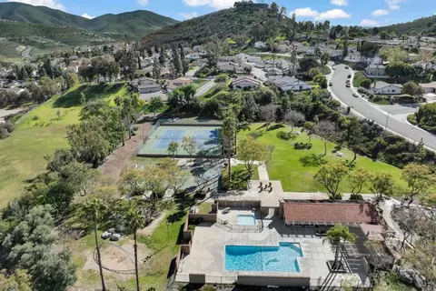 View/Area - 9931 Knollview Dr, Spring Valley, CA 91977 photo 2 of 2