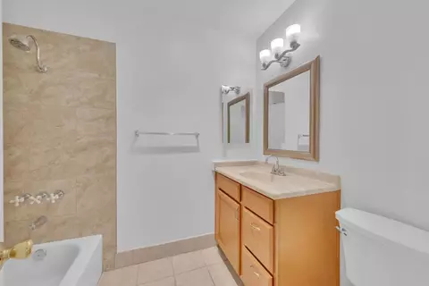 Bath - 9931 Knollview Dr, Spring Valley, CA 91977 photo 2 of 3