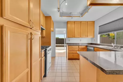 Kitchen - 9931 Knollview Dr, Spring Valley, CA 91977 photo 2 of 3