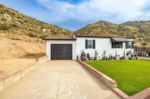 13510 Willow Rd, Lakeside, CA 92040