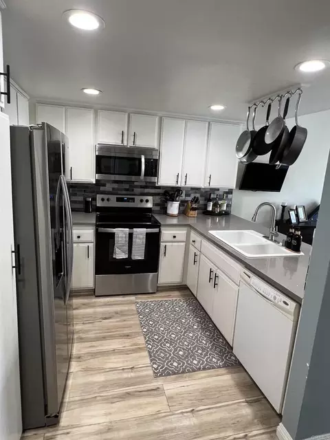 Kitchen - 5722 E Stillwater Ave #113, Orange, CA 92869 photo 1 of 4