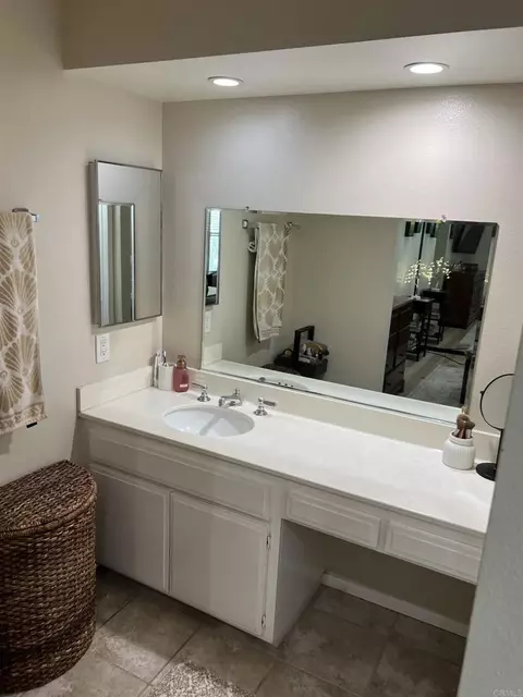 Bath - 5722 E Stillwater Ave #113, Orange, CA 92869 photo 2 of 3