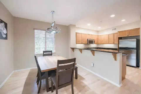4096 Union Square Ln, San Diego, CA 92105