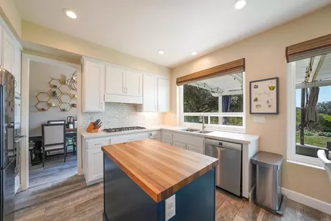 Kitchen - 16666 Granite Dr, Ramona, CA 92065 photo 2 of 3