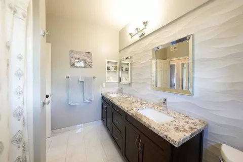 Bath - 16666 Granite Dr, Ramona, CA 92065 photo 5 of 5