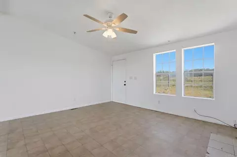 Living - 909 Tierra De Luna, Boulevard, CA 91905 photo 10 of 12
