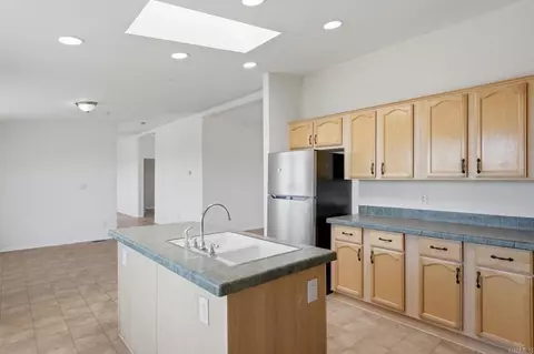 Kitchen - 909 Tierra De Luna, Boulevard, CA 91905 photo 4 of 9