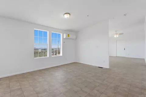 Living - 909 Tierra De Luna, Boulevard, CA 91905 photo 6 of 12