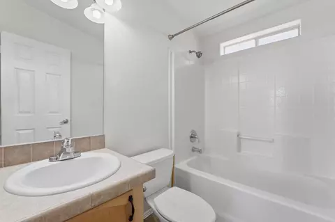 Bath - 909 Tierra De Luna, Boulevard, CA 91905 photo 2 of 3