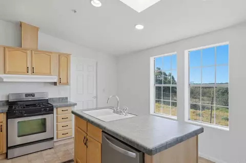 Kitchen - 909 Tierra De Luna, Boulevard, CA 91905 photo 1 of 9