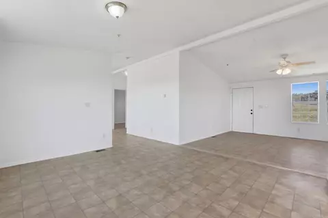 Living - 909 Tierra De Luna, Boulevard, CA 91905 photo 5 of 12