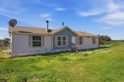 Exterior - 909 Tierra De Luna, Boulevard, CA 91905 photo 3 of 13