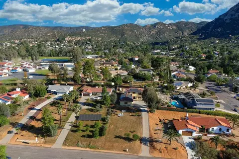 View/Area - 24946 Abalar Way, Ramona, CA 92065 photo 3 of 8