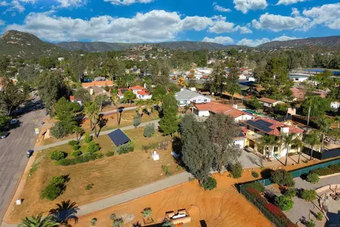 View/Area - 24946 Abalar Way, Ramona, CA 92065 photo 7 of 8