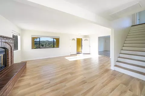 Living - 24946 Abalar Way, Ramona, CA 92065 photo 6 of 10