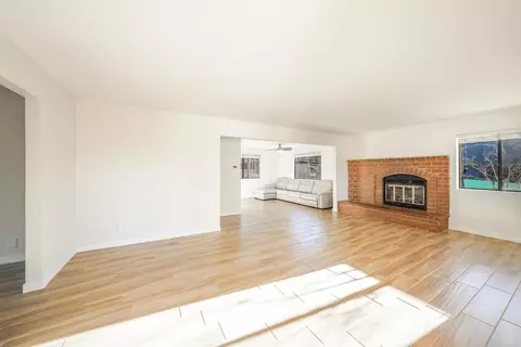 Living - 24946 Abalar Way, Ramona, CA 92065 photo 2 of 10