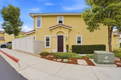 8629 Sage Shadow Dr, Lakeside, CA 92040
